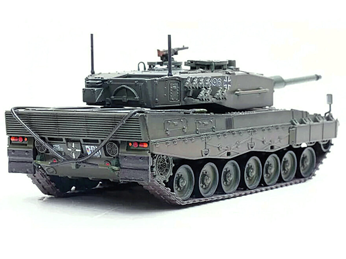 Leopard 2A4 Main Battle Tank with Snorkel "Green Camouflage" German Army "Armor Premium" Series 1/72 Diecast Model
