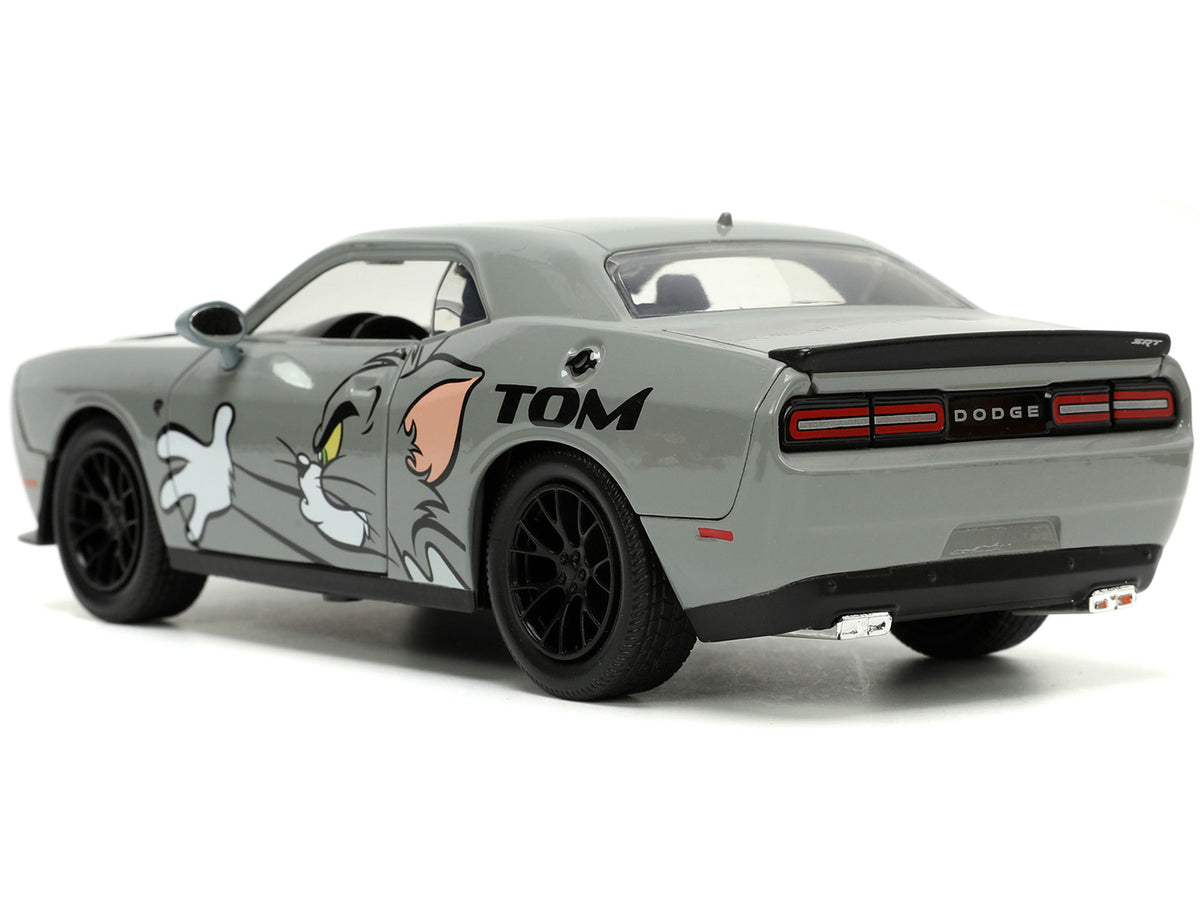 2015 Dodge Challenger Hellcat Gray with "Tom" Graphics and Jerry Diecast Figure "Tom and Jerry" "Hollywood Rides" Series 1/24 Diecast Model Car