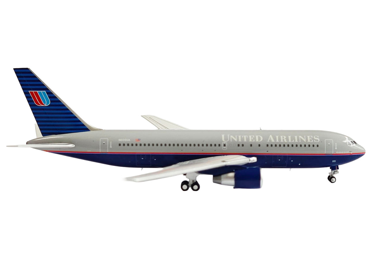 Boeing 767-200ER Commercial Aircraft "United Airlines" (N609UA) Gray with Blue Tail 1/400 Diecast Model