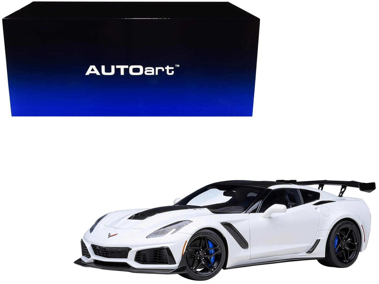 2019 Chevrolet Corvette C7 ZR1 Arctic White with Carbon Top 1/18 Model Car