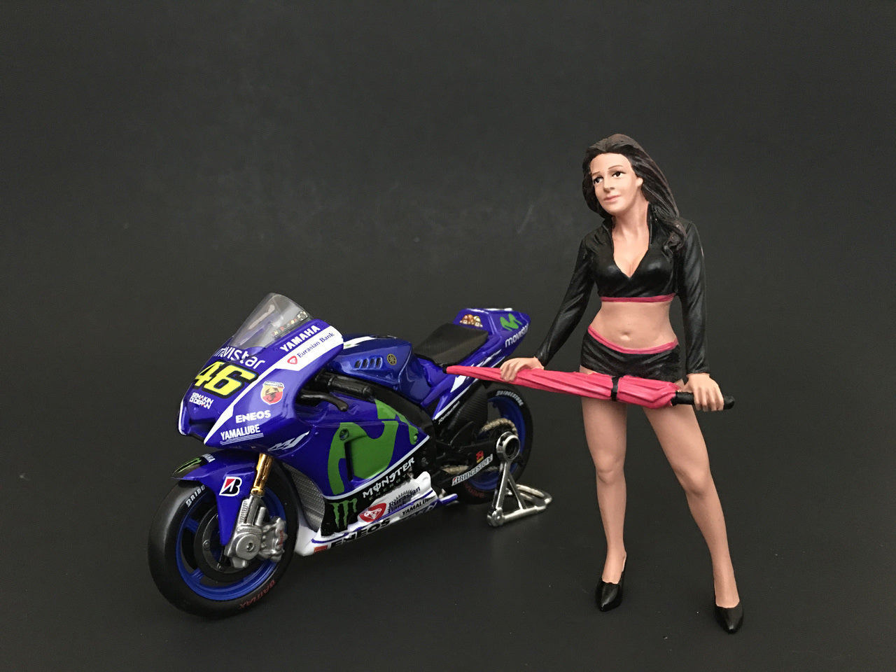 Umbrella Girl I Figure For 1:24 Scale Models