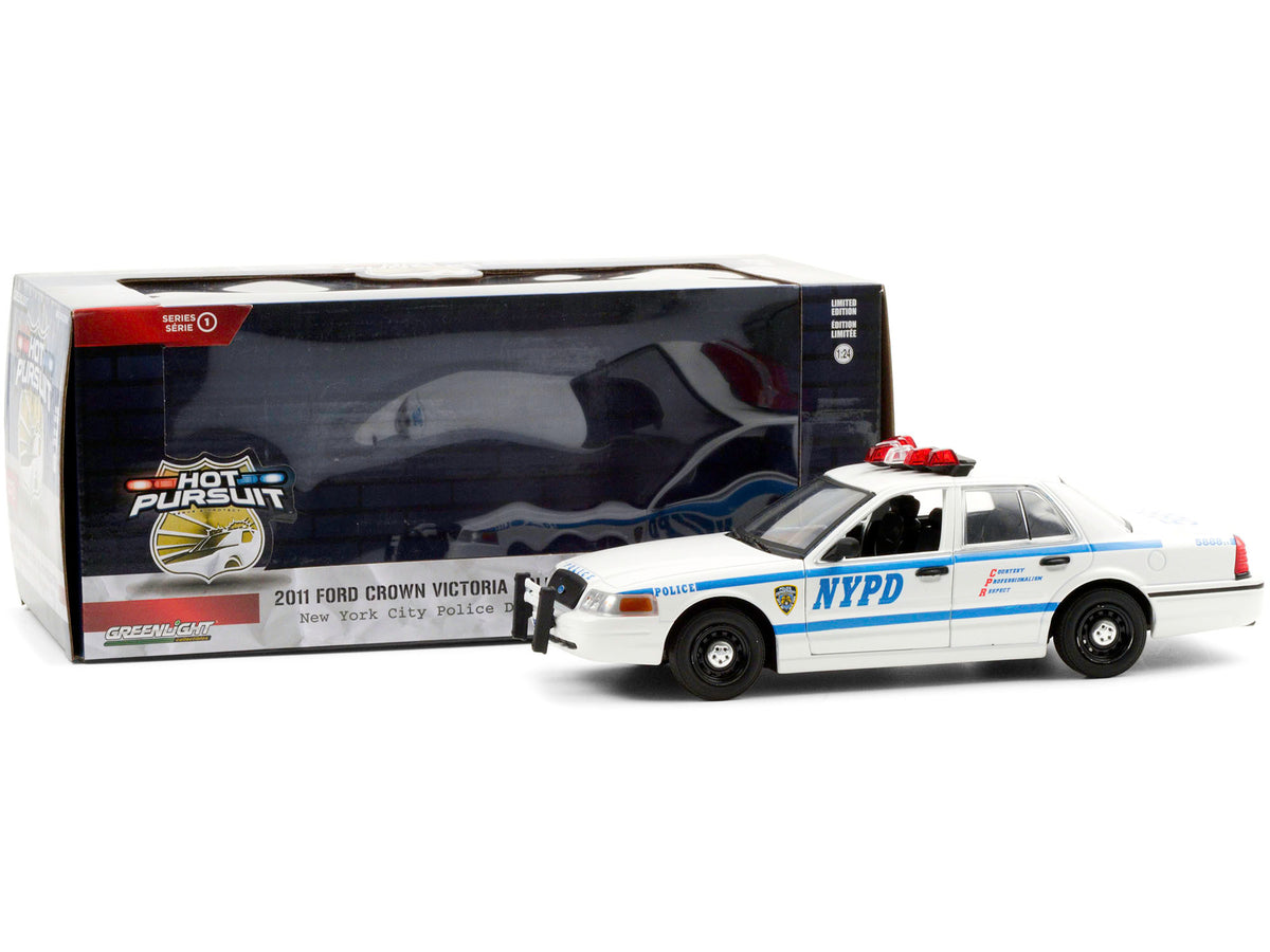 2011 Ford Crown Victoria Police Interceptor "New York City Police Department" (NYPD) White "Hot Pursuit" Series 1/24 Diecast Model Car