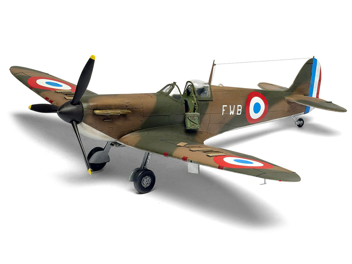 Level 2 Model Kit Supermarine Spitfire Mk.I Fighter Aircraft with 3 Scheme Options 1/48 Plastic Model Kit