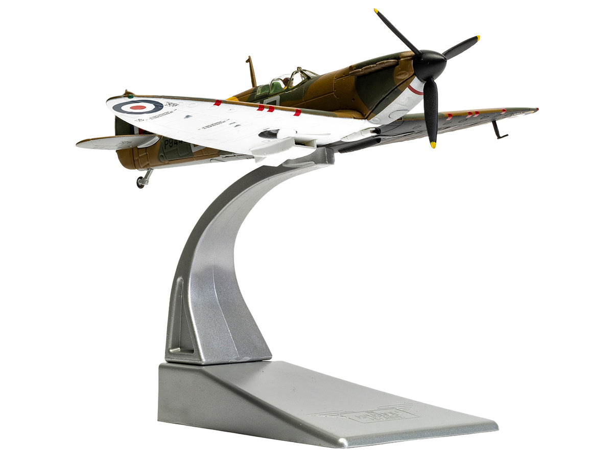 Supermarine Spitfire MkI Fighter Aircraft "P9443 ZD-D Flight Lieutenant Douglas Bader No. 222 Squadron Battle of Britain" (1940) Royal Air Force "The Aviation Archive" Series 1/72 Diecast Model