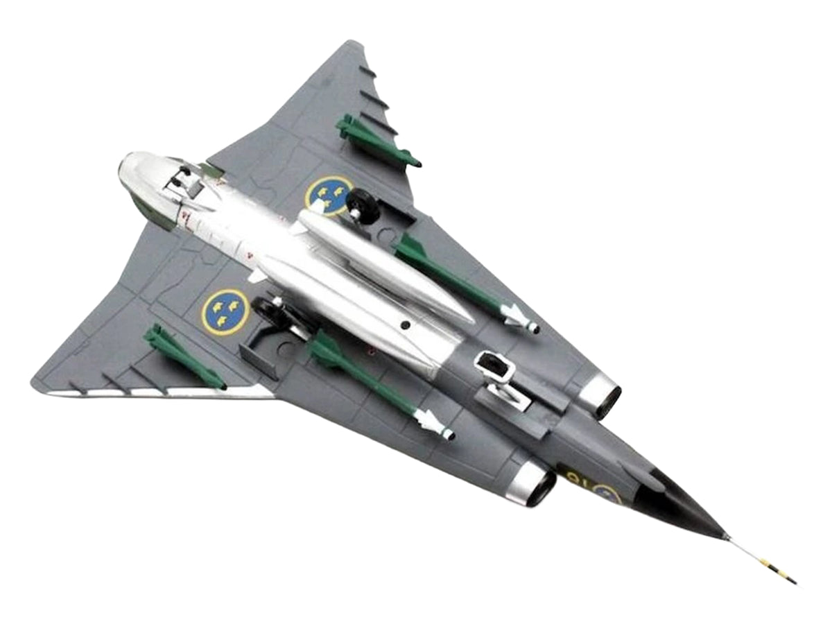 Saab J35J Draken Fighter Aircraft "Splinter Camouflage Scheme F 18 Sodertorn Wing" (1972) Swedish Air Force 1/72 Diecast Model Airplane