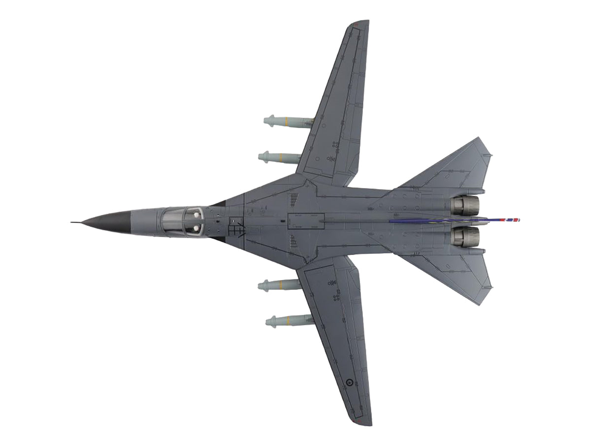 General Dynamics F-111C Pig Aircraft "A8-131 F-111 Operations 30th Anniversary" (2003) Royal Australian Air Force "Air Power Series" 1/72 Diecast Model