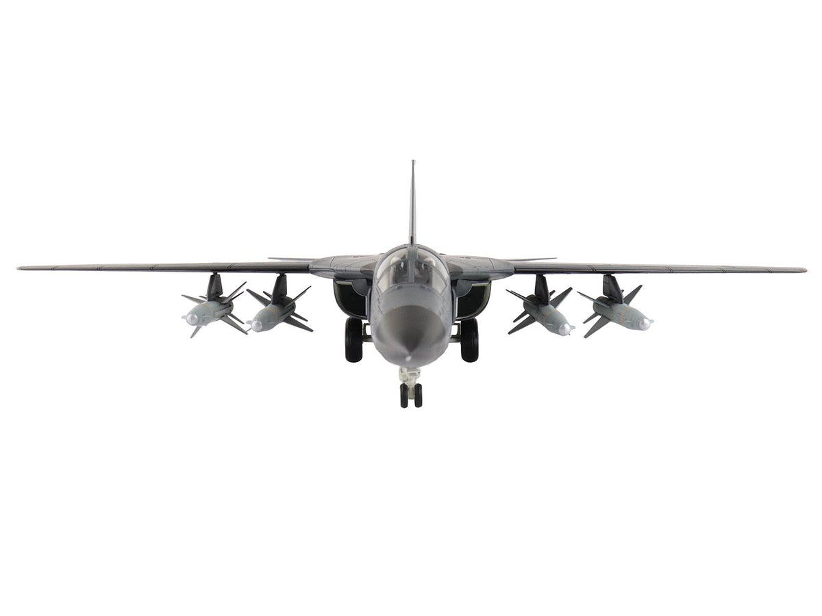 General Dynamics F-111C Pig Aircraft "90th Anniversary of No. 6 Squadron" (2007) Royal Australian Air Force "Air Power Series" 1/72 Diecast Model