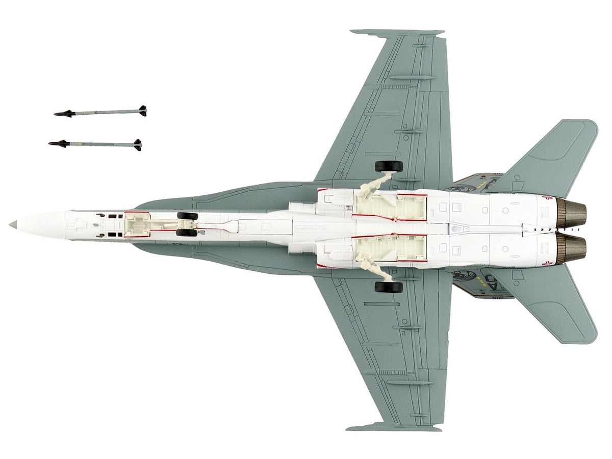 McDonnell Douglas F/A-18C Hornet Aircraft "VFA-15 Retro TAC Demo Jet VFA-106 Gladiators" (2017) United States Navy "Air Power Series" 1/72 Diecast Model