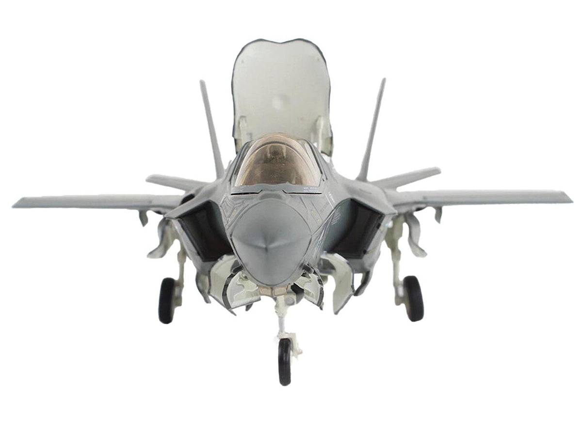 Lockheed Martin F-35B Lightning II Aircraft "Black Death VMFA-542 MCAS Cherry Point" (2023) United States Marine Corps "Air Power Series" 1/72 Diecast Model