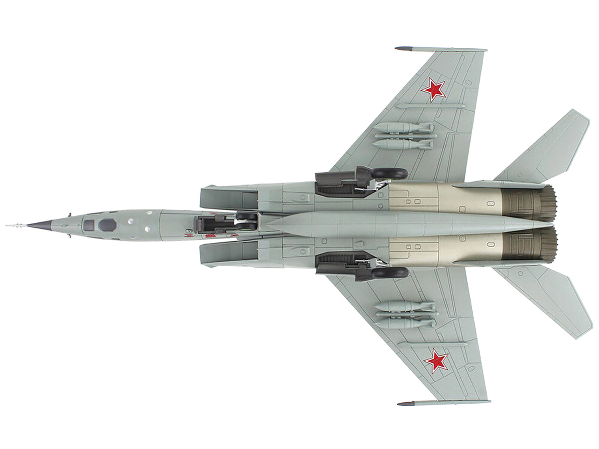 Mikoyan-Gurevich MiG-25RBT Aircraft "Red 46 47th Guards Reconnaissance Aviation Regiment 2nd Squadron" (2001) Russian Air Force "Air Power Series" 1/72 Diecast Model