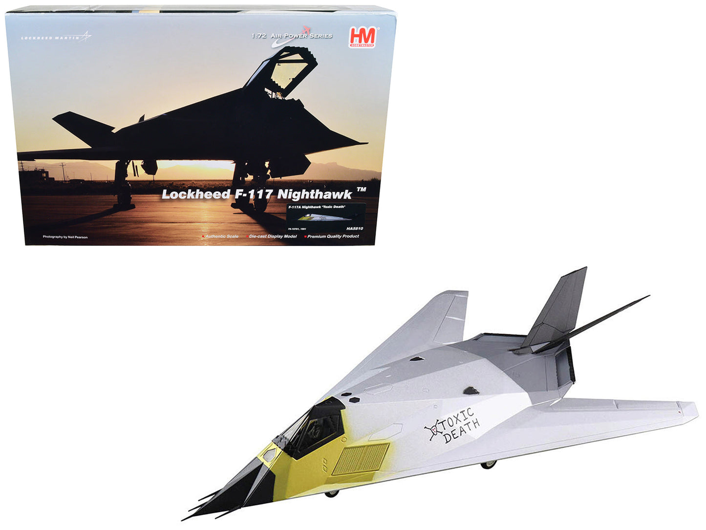 Lockheed F-117A Nighthawk Stealth Aircraft "Toxic Death" (1991) "Air Power Series" 1/72 Diecast Model