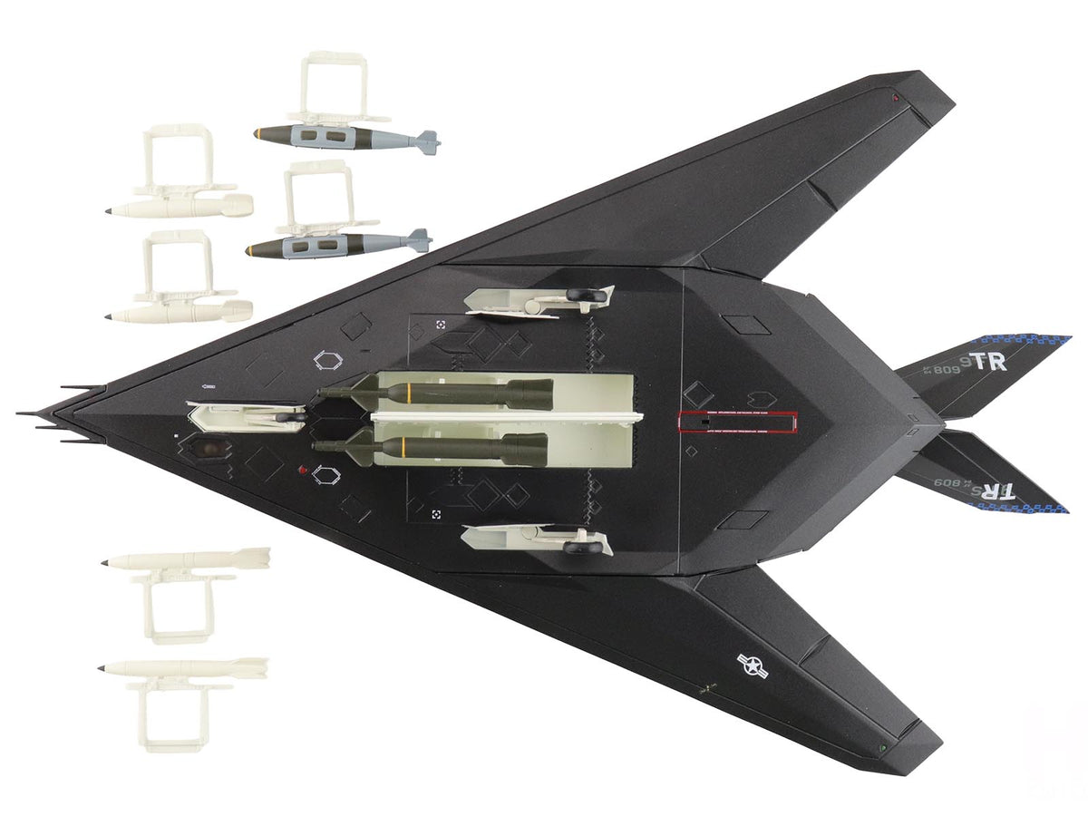 Lockheed F-117A Nighthawk Stealth Aircraft "84-0809" (2022) United States Air Force "Air Power Series" 1/72 Diecast Model