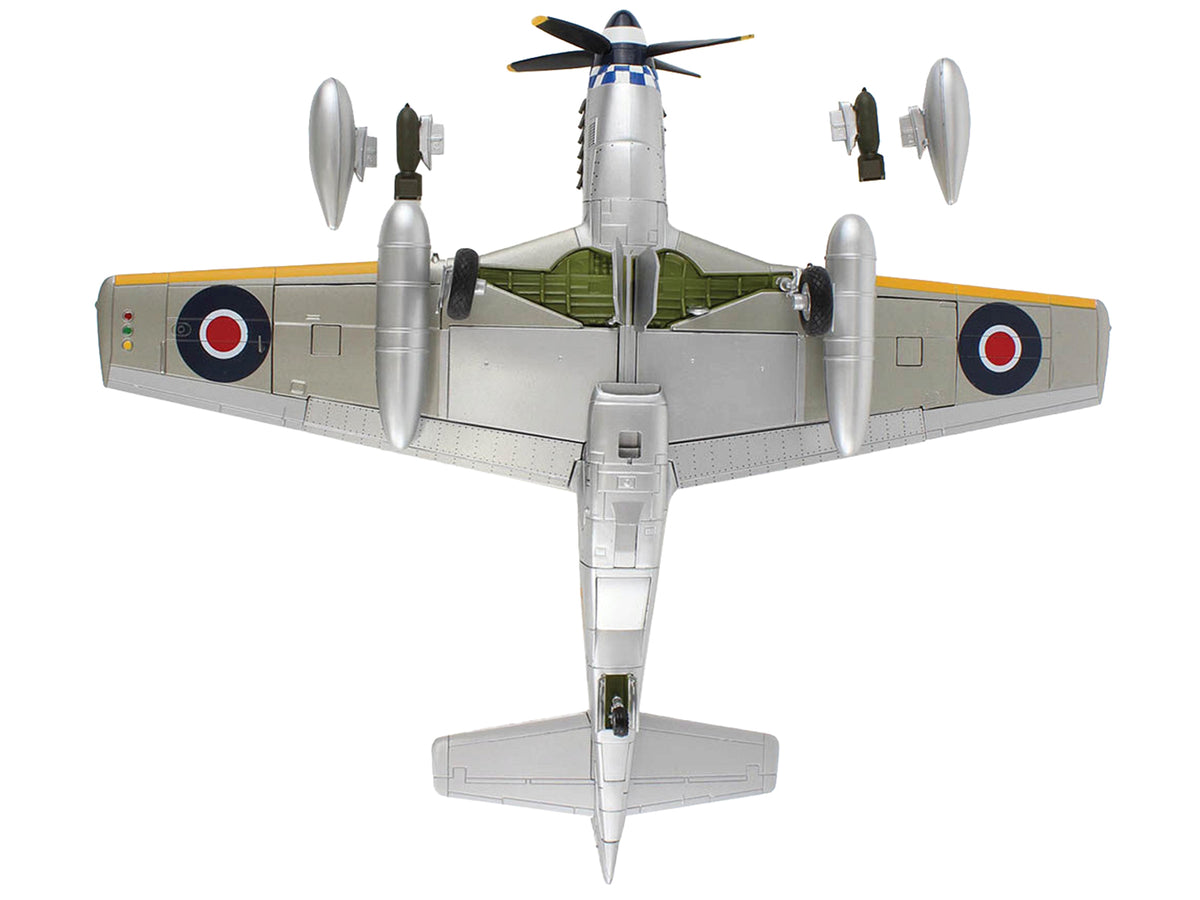 North American Mustang Mk.IV Fighter Aircraft "Flight Lieutenant Arthur S. 'Joe' Doley 19th Squadron" (1945) British Royal Air Force "Air Power Series" 1/48 Diecast Model