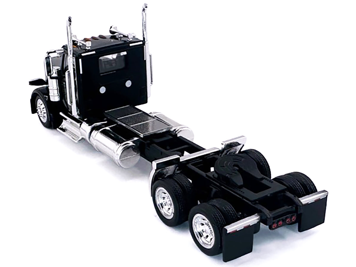 Peterbilt 589 2-Axel Day Cab Black 1/87 (HO) Plastic Model Car