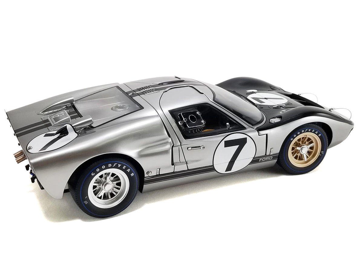 Ford GT40 MKII-B #7 Graham Hill - Brian Muir "Alan Mann Racing" "24 Hours of Le Mans" (1966) "Masterpiece Collection" 1/12 Diecast Model Car