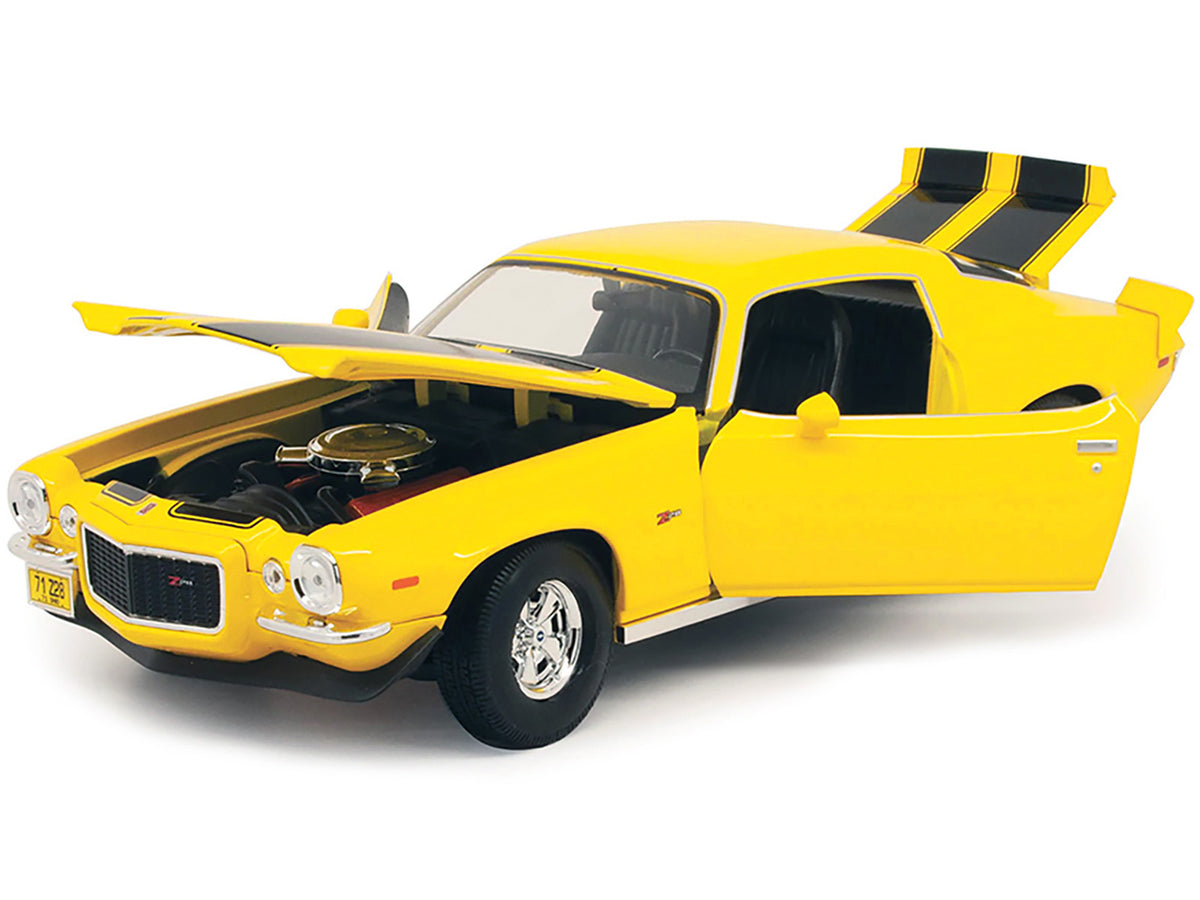 1971 Chevrolet Camaro Yellow with Black Stripes 1/18 Diecast Model Car