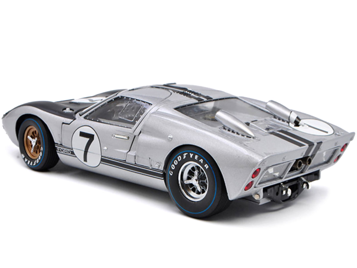 1966 Ford GT-40 MK II #7 Silver 1/18 Diecast Model Car