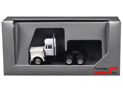 Kenworth W900 Short Day Cab White 1/87 (HO) Plastic Model Car