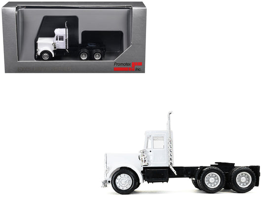 Peterbilt Short Day Cab White 1/87 (HO) Plastic Model Car