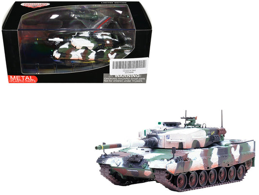 Leopard 2A4 Main Battle Tank with Snorkel "Winter Camouflage" German Army "Armor Premium" Series 1/72 Diecast Model