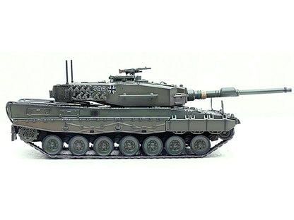 Leopard 2A4 Main Battle Tank with Snorkel "Green Camouflage" German Army "Armor Premium" Series 1/72 Diecast Model
