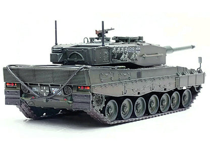 Leopard 2A4 Main Battle Tank with Snorkel "Green Camouflage" German Army "Armor Premium" Series 1/72 Diecast Model