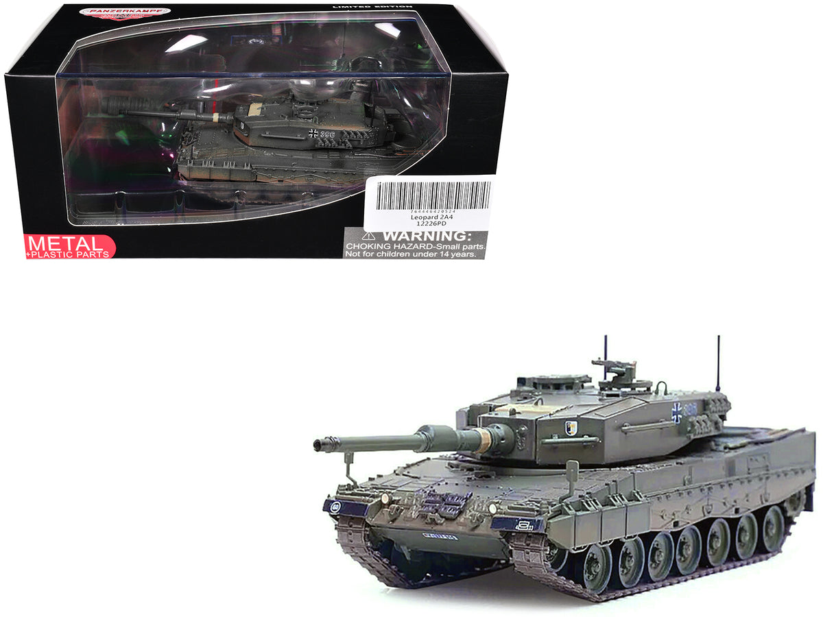 Leopard 2A4 Main Battle Tank with Snorkel "Green Camouflage" German Army "Armor Premium" Series 1/72 Diecast Model