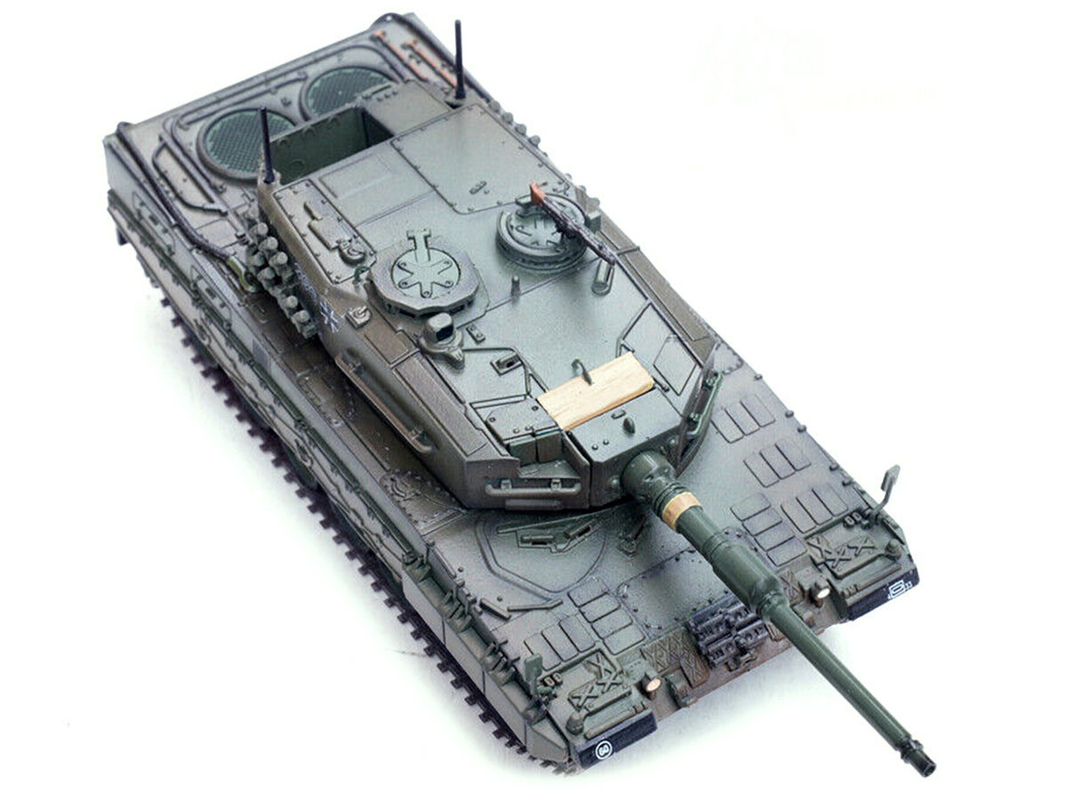 Leopard 2A4 Main Battle Tank with Snorkel "Green Camouflage" German Army "Armor Premium" Series 1/72 Diecast Model