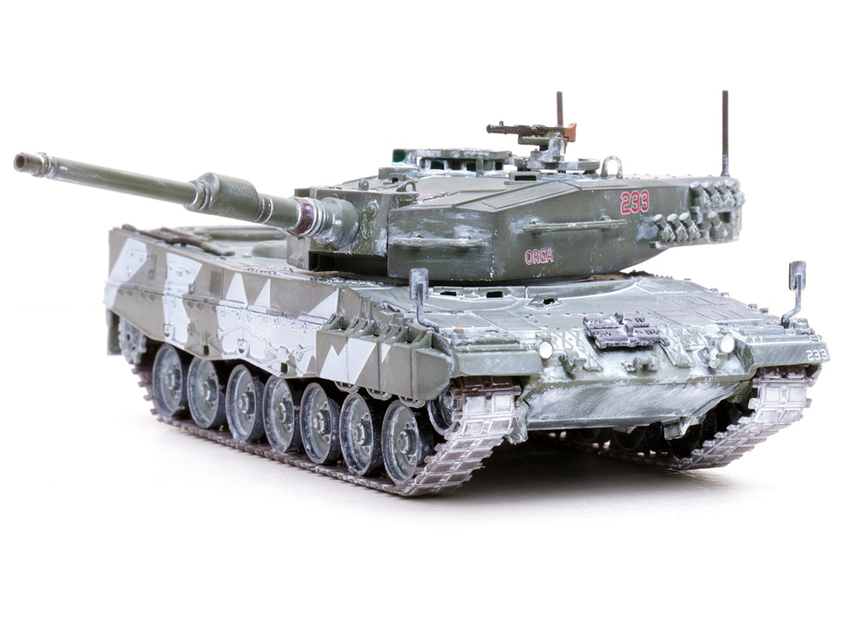 Leopard 2A4 Main Battle Tank with Snorkel "Winter Camouflage" Norwegian Army "Armor Premium" Series 1/72 Diecast Model