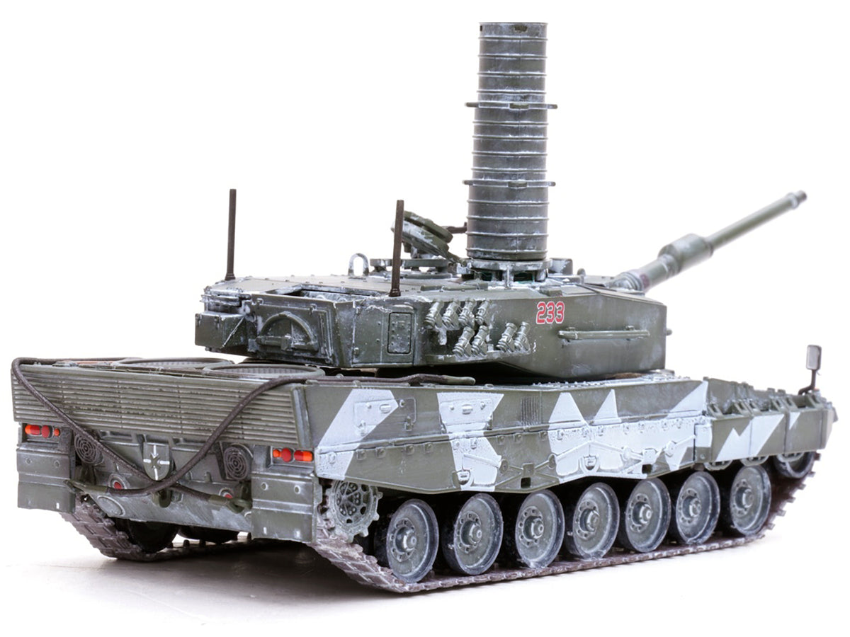 Leopard 2A4 Main Battle Tank with Snorkel "Winter Camouflage" Norwegian Army "Armor Premium" Series 1/72 Diecast Model