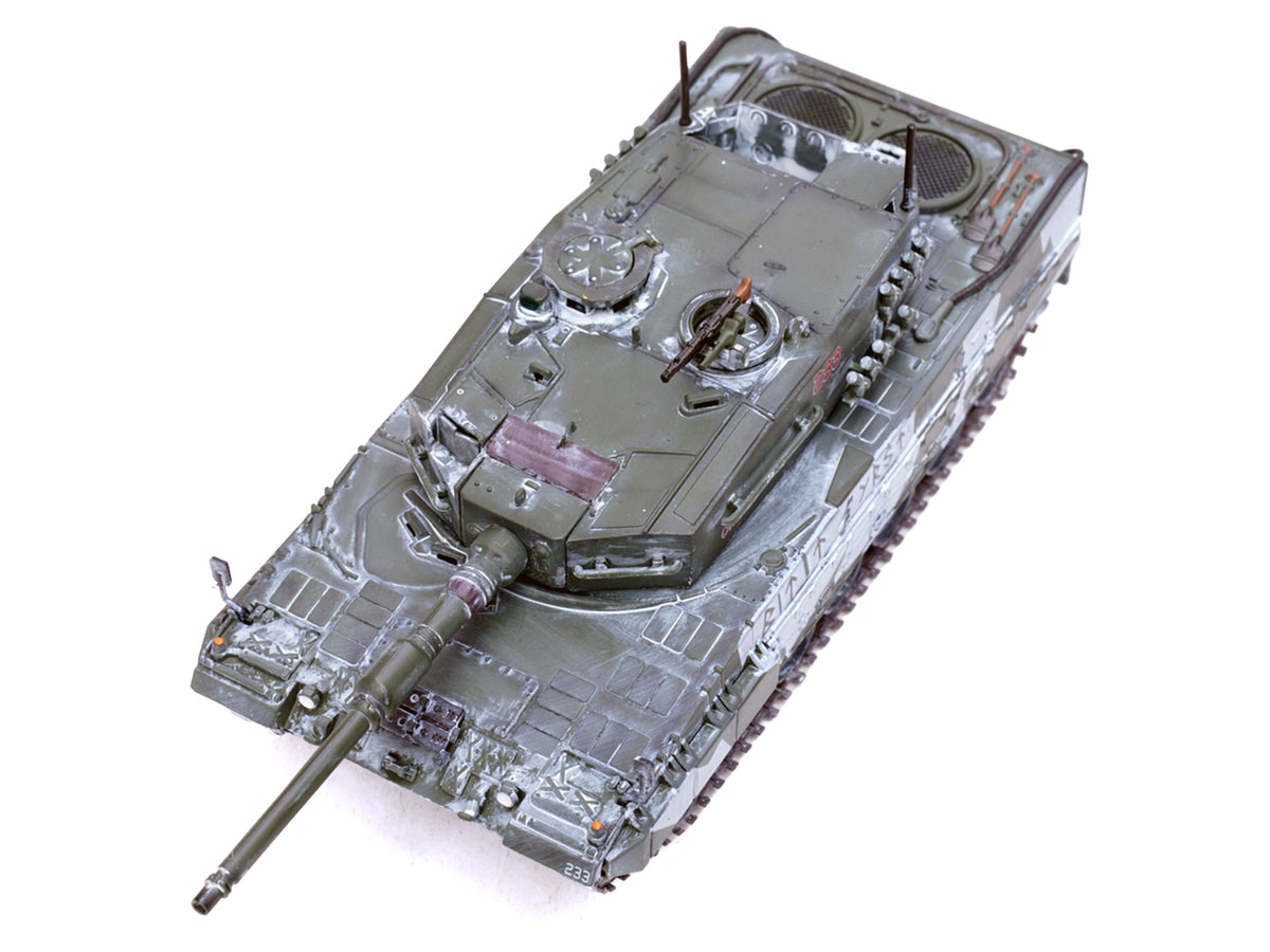 Leopard 2A4 Main Battle Tank with Snorkel "Winter Camouflage" Norwegian Army "Armor Premium" Series 1/72 Diecast Model