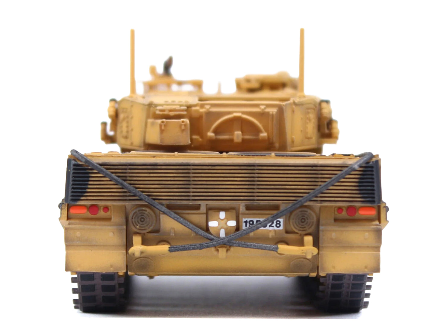 Leopard 2A4 Main Battle Tank "Desert Camouflage 2nd Cavalry Armored Brigade Turkey-Syrian Border" (2016) Turkish Army "Armor Premium" Series 1/72 Diecast Model