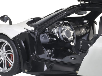 Pagani Huayra White 1/12 Model Car