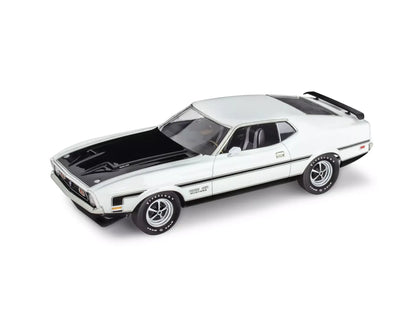 Level 4 Model Kit 1971 Ford Mustang Boss 351 1/25 Scale Model
