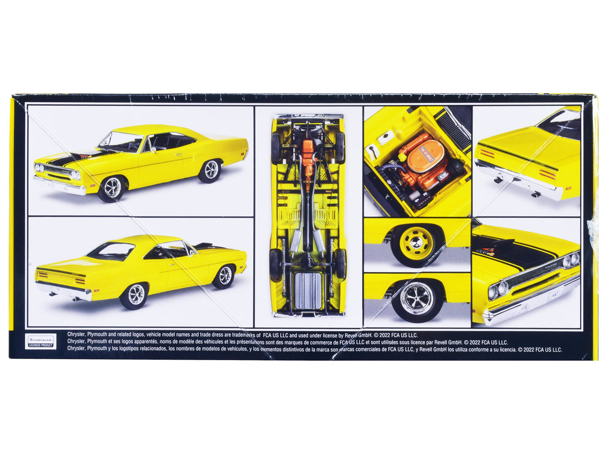 Level 4 Model Kit 1970 Plymouth Road Runner 1/24 Scale Model