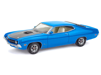 Level 4 Model Kit 1970 Ford Torino Cobra 1/25 Scale Model