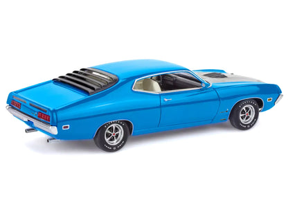 Level 4 Model Kit 1970 Ford Torino Cobra 1/25 Scale Model