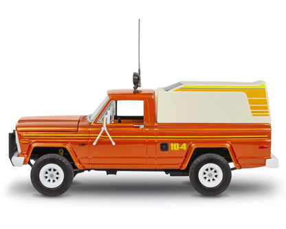 Level 4 Model Kit 1979 Jeep J-10 Pickup Truck with Camper Top 1/24 Scale Model