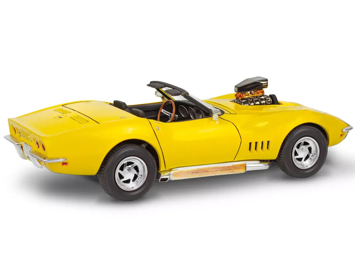 Level 4 Model Kit 1968 Chevrolet Corvette L/88 Convertible 2-in-1 1/25 Scale Model