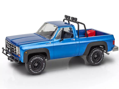 Level 3 Model Kit 1978 Chevrolet Off-Road 4x4 Pickup Truck and "Malibu Grand Prix" Virage with Trailer "Fantasy Formula" 1/25 Scale Model