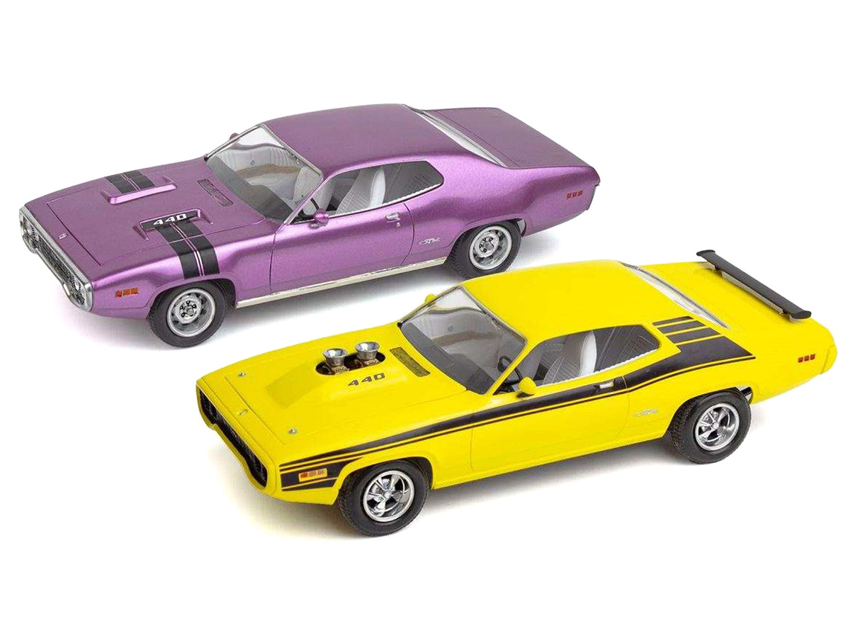 Level 4 Model Kit 1971 Plymouth GTX Street Machine 2-in-1 Kit 1/24 Scale Model