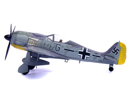 Focke-Wulf Fw 190A Aircraft "14-Victory Ace Hauptmann Wilhelm Gath Stab/JG 26 Schlageter France" (1942) German Luftwaffe 1/72 Diecast Model Airplane