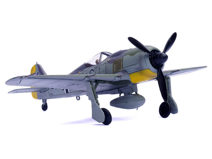 Focke-Wulf Fw 190A Aircraft "14-Victory Ace Hauptmann Wilhelm Gath Stab/JG 26 Schlageter France" (1942) German Luftwaffe 1/72 Diecast Model Airplane
