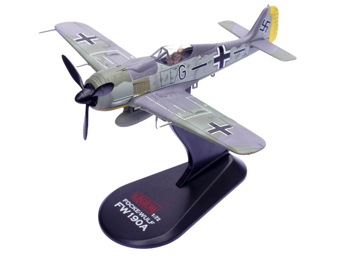 Focke-Wulf Fw 190A Aircraft "14-Victory Ace Hauptmann Wilhelm Gath Stab/JG 26 Schlageter France" (1942) German Luftwaffe 1/72 Diecast Model Airplane