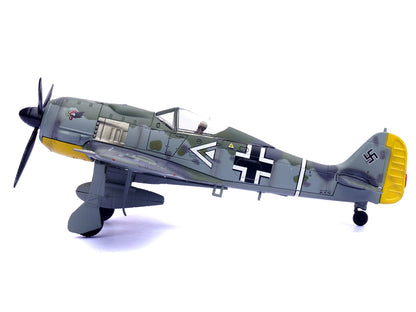 Focke-Wulf Fw 190A Aircraft "108-Victory Ace Hauptmann Hans 'Assi' Hahn Gruppenkommandeur III./JG 2 Richthofen France" (1942) German Luftwaffe 1/72 Diecast Model Airplane