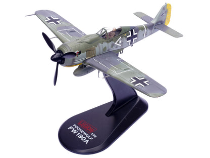 Focke-Wulf Fw 190A Aircraft "108-Victory Ace Hauptmann Hans 'Assi' Hahn Gruppenkommandeur III./JG 2 Richthofen France" (1942) German Luftwaffe 1/72 Diecast Model Airplane