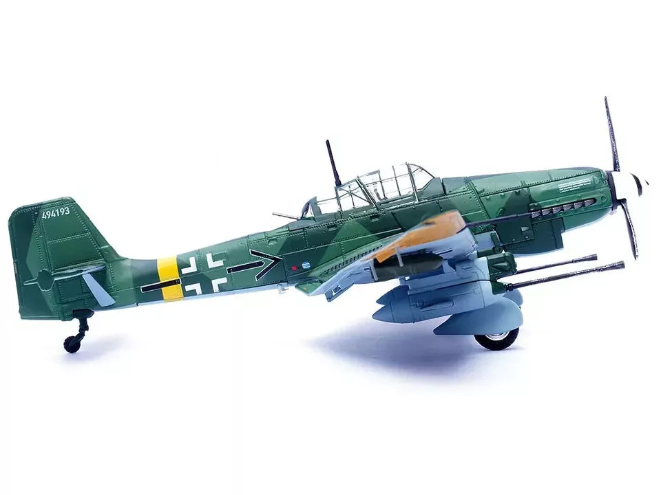Junkers Ju 87G2 Stuka Bomber Aircraft "10.(Pz)/SG 2 Immelmann Oberst Hans-Ulrich Rudel Slovakia" (1944) German Luftwaffe "Wing" Series 1/72 Diecast Model