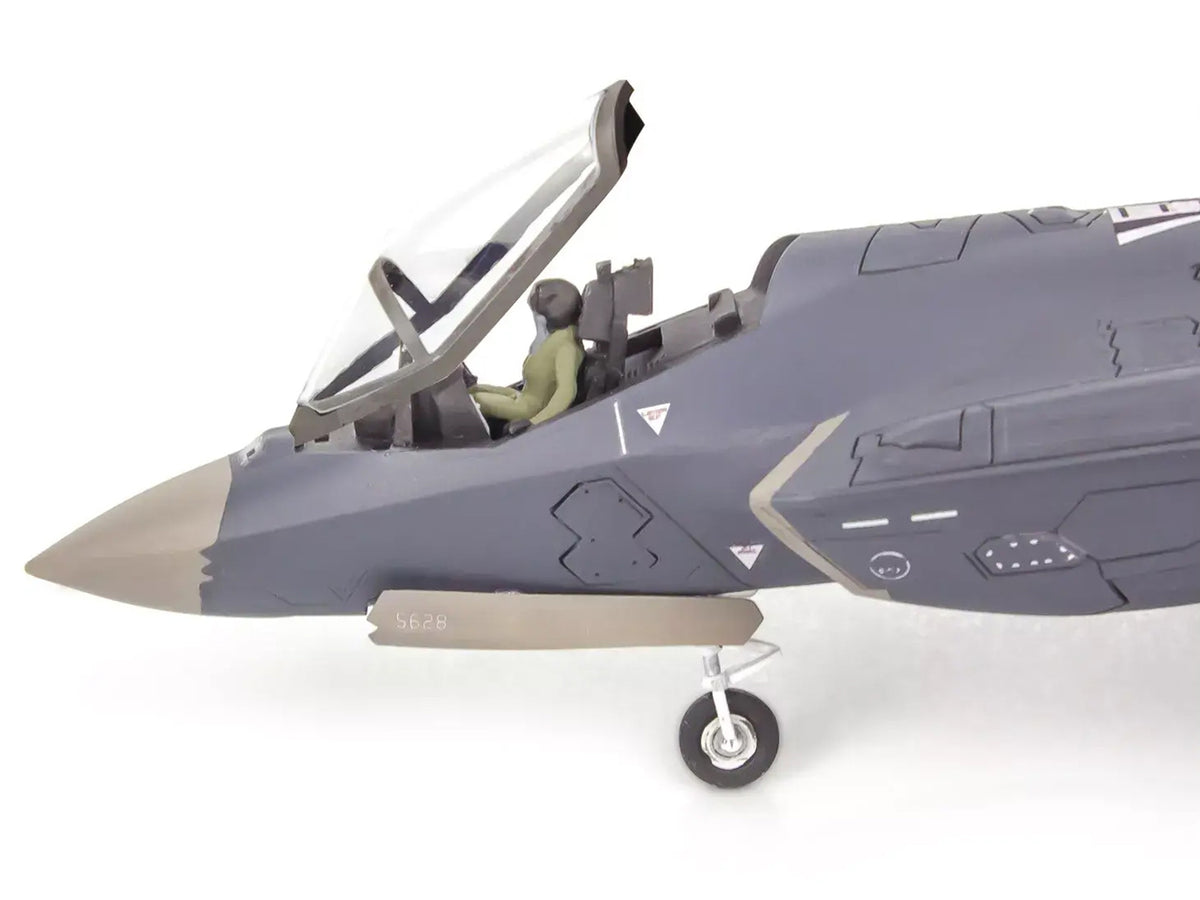 Level 4 Model Kit Lockheed Martin F-35A Lightning II Aircraft 1/72 Scale Model