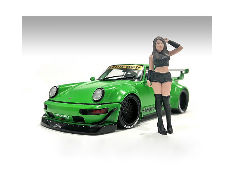 "Auto Salon Girls" Figure 2 for 1/18 Scale Models