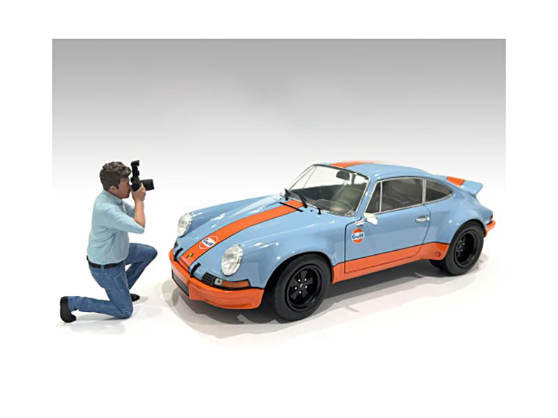 "Photographers" Figure #3 for 1/18 Scale Models